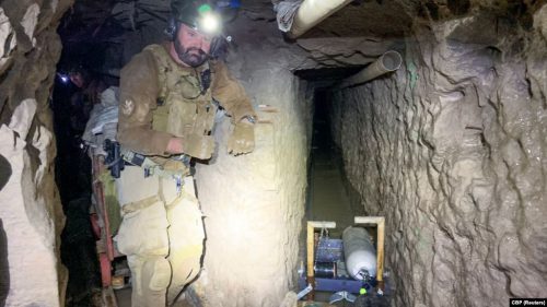 کشف تونل قاچاق بین آمریکا و مکزیک در 21 متری زیر زمین دارای سیستم فاضلاب، تهویه هوا، آسانسور و ریل ! آمریکا و مکزیک ایرانیان مکزیک قاچاق به امریکا اخبار مکزیک اخبار امریکا -                            500x281 - تونل قاچاق عجیب بین آمریکا و مکزیک